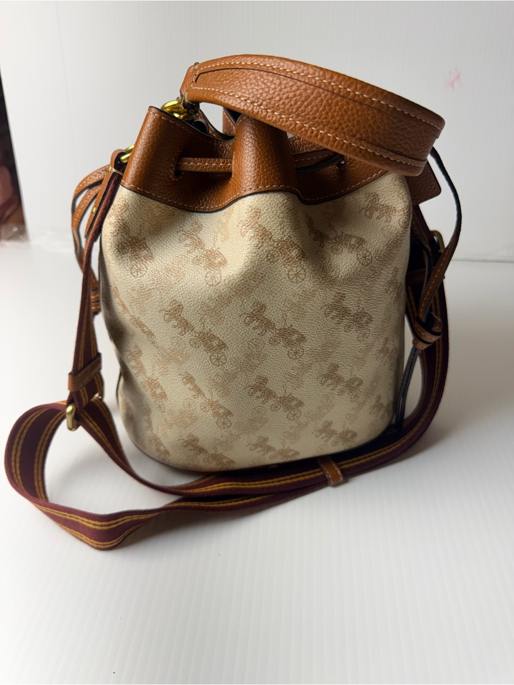 Coach horse and carriage print 2 way bag,ivory and brown - Picture 5 of 16